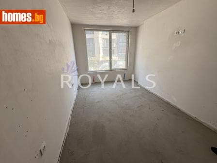 Тристаен, 102m²