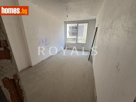 Тристаен, 102m²