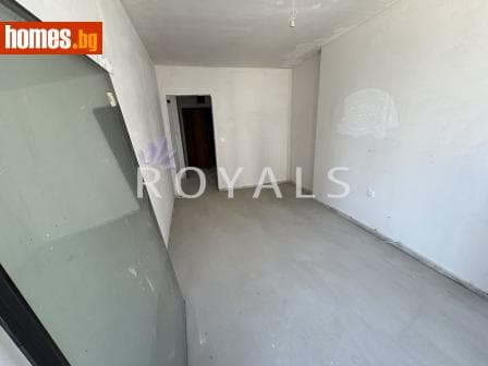 Тристаен, 102m²