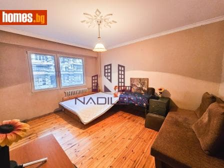 Тристаен, 85m²
