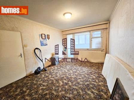 Тристаен, 85m²