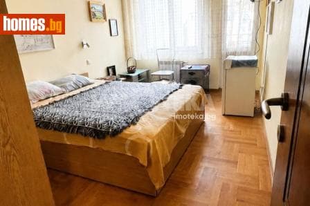Тристаен, 99m²