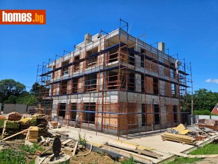 Тристаен, 104m²