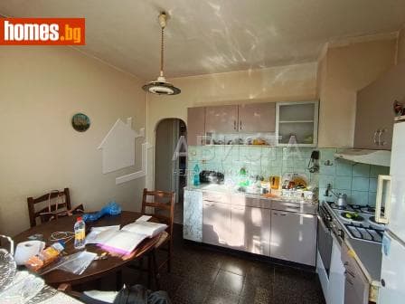 Тристаен, 88m²