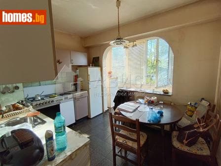 Тристаен, 88m²