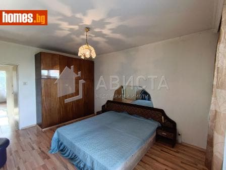 Тристаен, 88m²