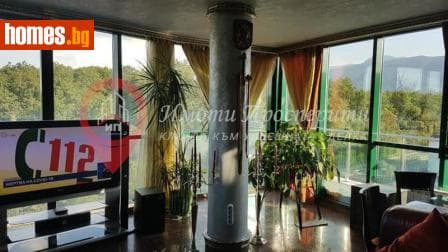 Тристаен, 132m²