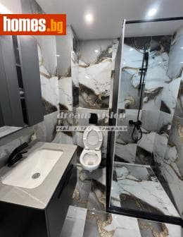 Тристаен, 80m²