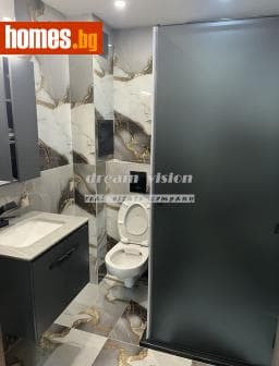 Тристаен, 80m²