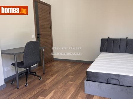 Тристаен, 80m²