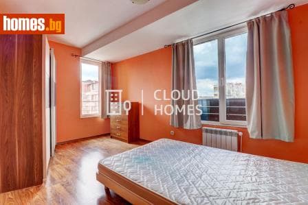 Тристаен, 93m²