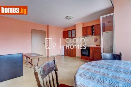 Тристаен, 93m²