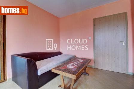 Тристаен, 93m²