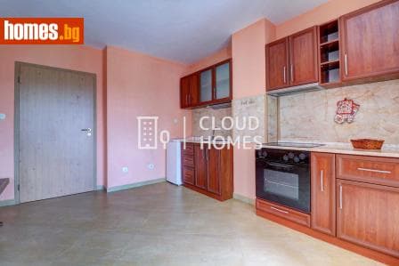 Тристаен, 93m²