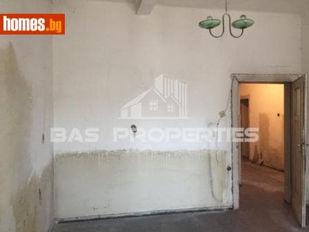 Тристаен, 88m²