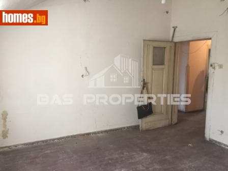 Тристаен, 88m²