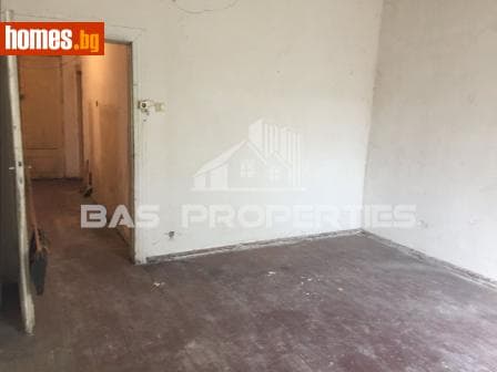 Тристаен, 88m²