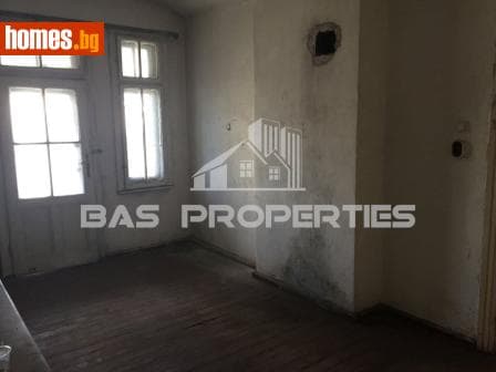 Тристаен, 88m²
