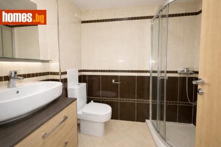 Тристаен, 74m²