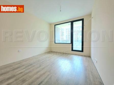 Тристаен, 89m²