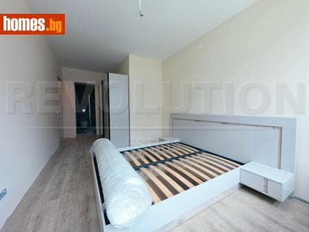 Тристаен, 89m²