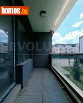 Тристаен, 89m²