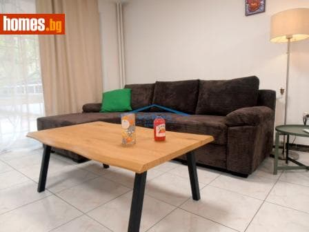 Тристаен, 107m²