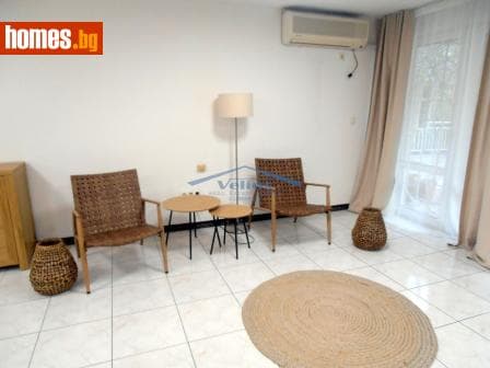 Тристаен, 107m²