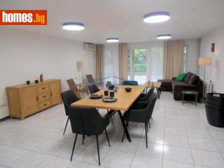 Тристаен, 107m²