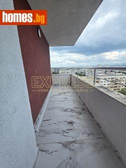 Тристаен, 107m²