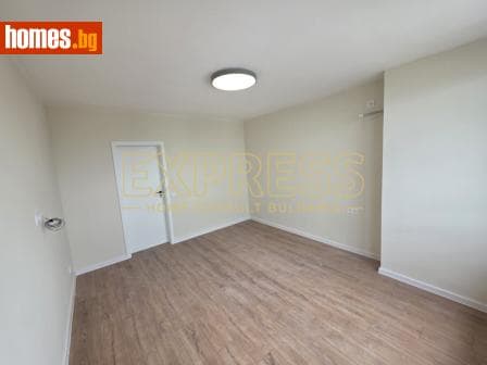 Тристаен, 107m²