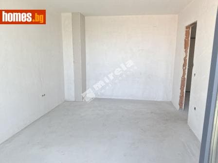 Тристаен, 137m²