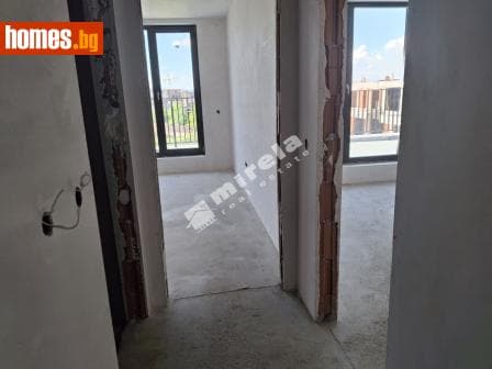 Тристаен, 137m²