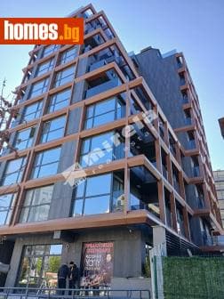 Тристаен, 146m²