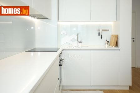 Тристаен, 140m²