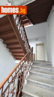 Тристаен, 86m²