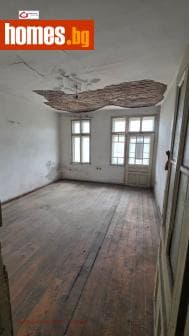 Тристаен, 86m²