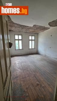 Тристаен, 86m²