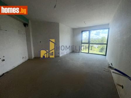 Тристаен, 97m²