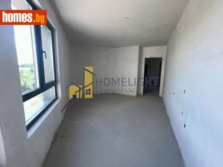 Тристаен, 97m²