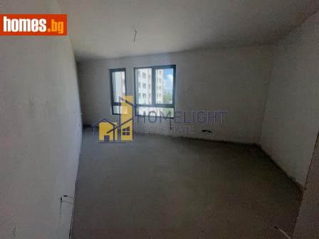 Тристаен, 97m²