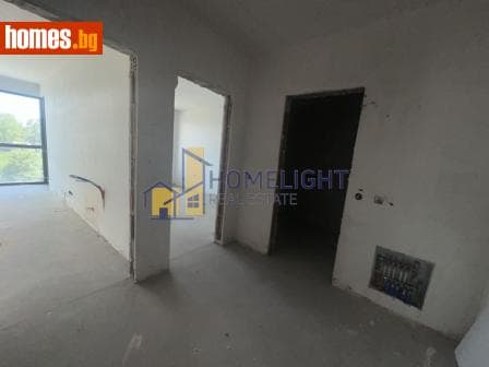 Тристаен, 97m²