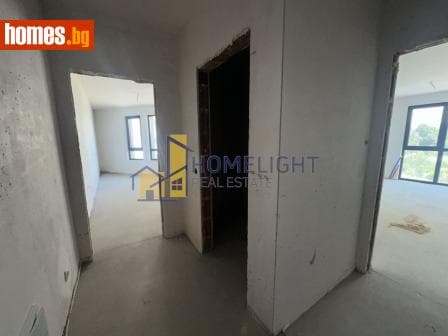 Тристаен, 97m²