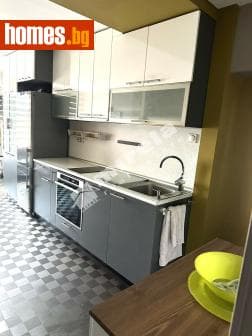 Тристаен, 72m²