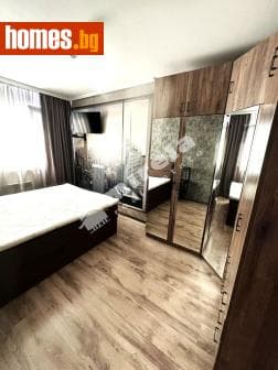 Тристаен, 72m²