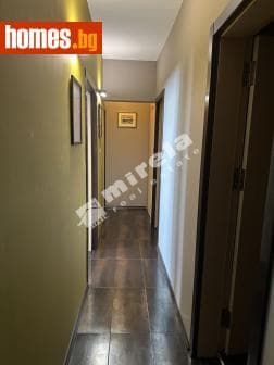 Тристаен, 72m²