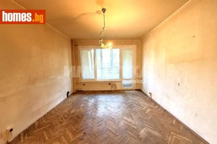 Тристаен, 90m²
