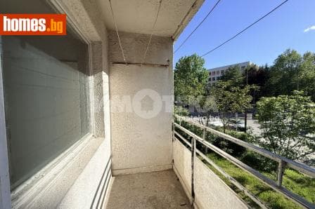 Тристаен, 90m²