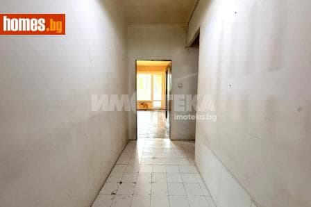 Тристаен, 90m²