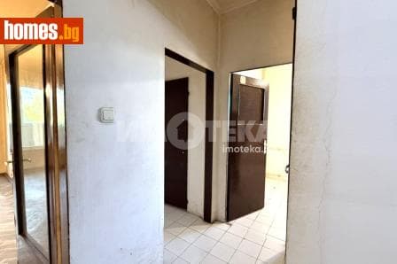 Тристаен, 90m²